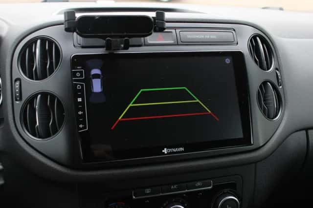 Volkswagen Tiguan (2014) thumbnail 21
