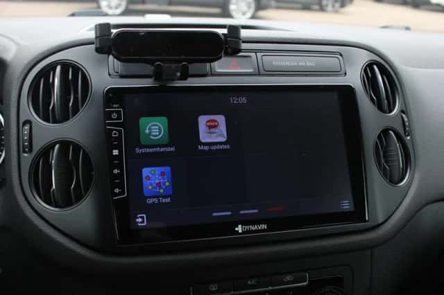 Volkswagen Tiguan (2014) thumbnail 25