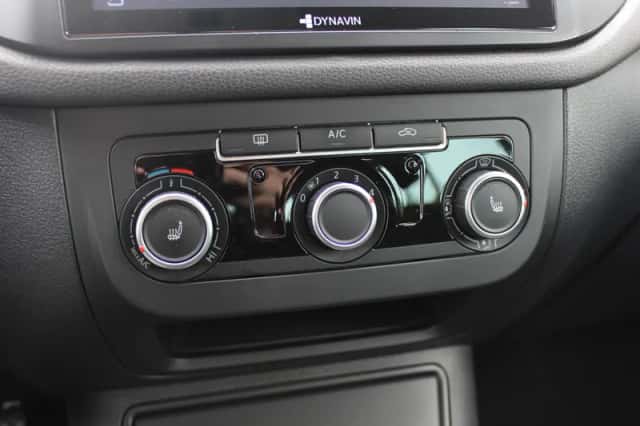 Volkswagen Tiguan (2014) thumbnail 28
