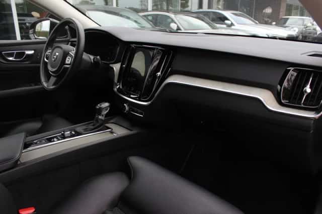 Volvo V60 (2019) thumbnail 13