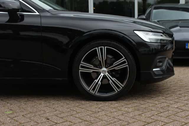 Volvo V60 (2019) thumbnail 14