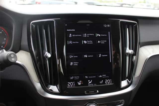 Volvo V60 (2019) thumbnail 24