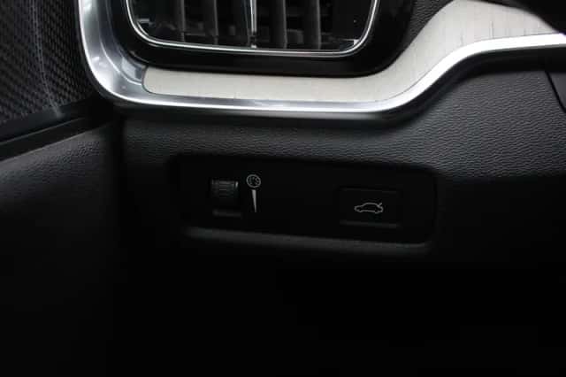 Volvo V60 (2019) thumbnail 33
