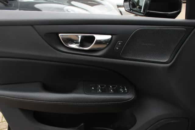 Volvo V60 (2019) thumbnail 34