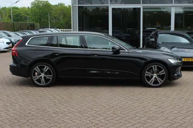 Volvo V60 (2019) thumbnail 5