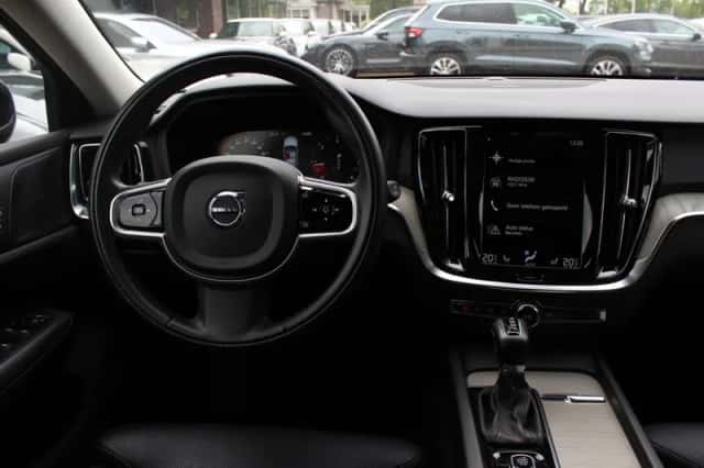 Volvo V60 (2019) thumbnail 9