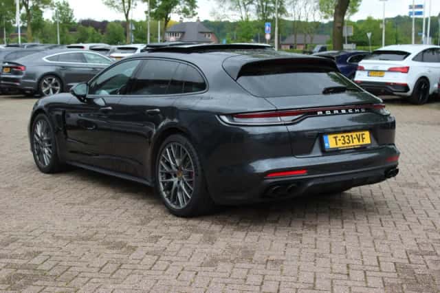 Porsche Panamera (2021) thumbnail 3