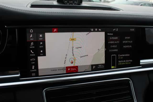Porsche Panamera (2021) thumbnail 21