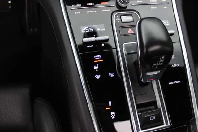 Porsche Panamera (2021) thumbnail 28