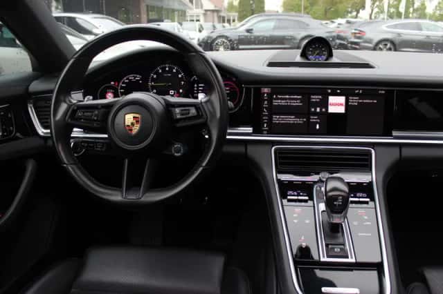 Porsche Panamera (2021) thumbnail 9