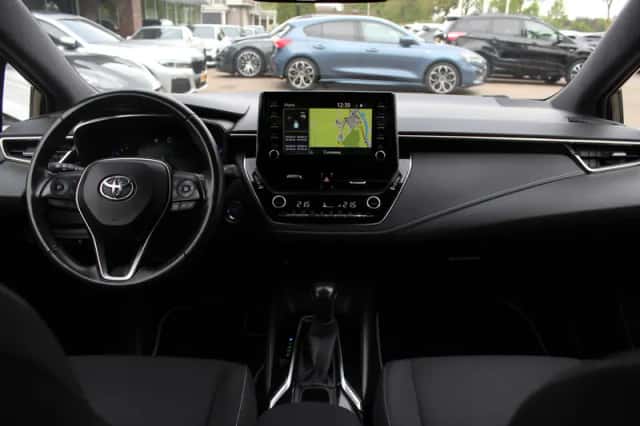 Toyota Corolla (2021) thumbnail 2