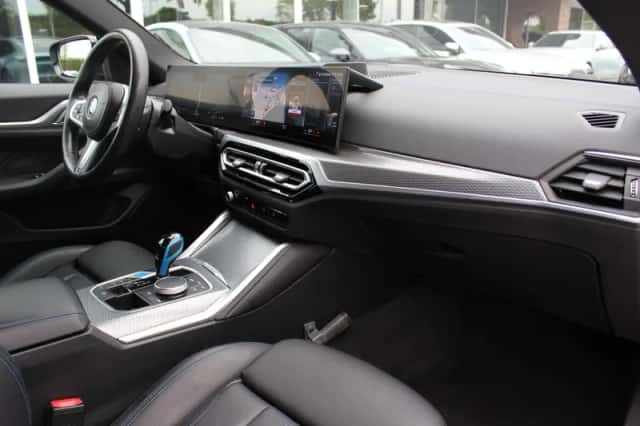 BMW i4 (2022) thumbnail 14