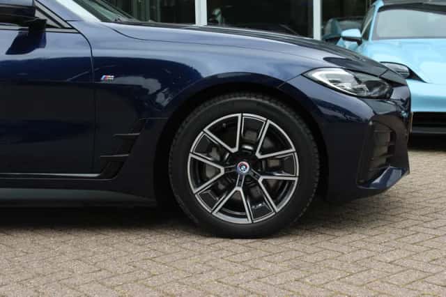 BMW i4 (2022) thumbnail 15