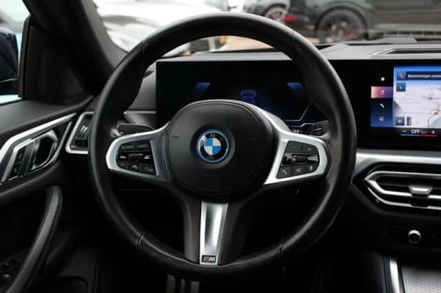 BMW i4 (2022) thumbnail 18