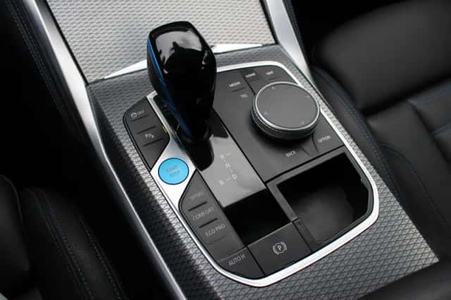 BMW i4 (2022) thumbnail 30