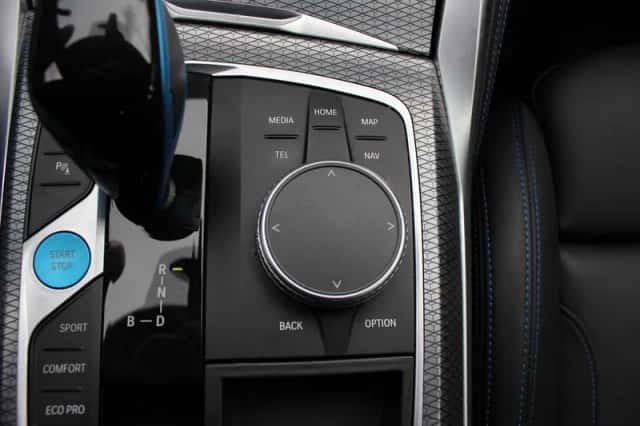 BMW i4 (2022) thumbnail 32