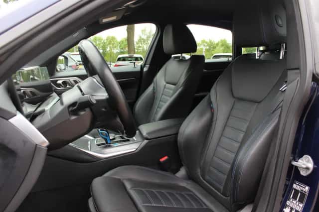 BMW i4 (2022) thumbnail 5