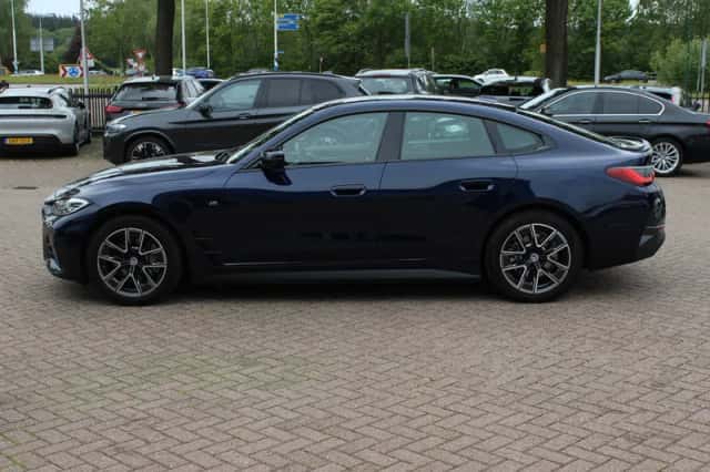 BMW i4 (2022) thumbnail 8