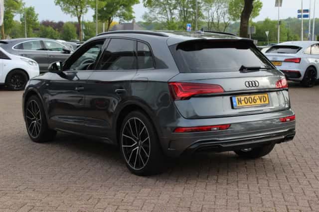 Audi Q5 (2022) thumbnail 4