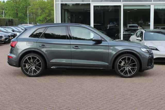 Audi Q5 (2022) thumbnail 6