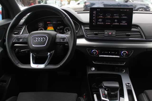 Audi Q5 (2022) thumbnail 10