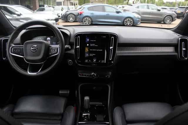 Volvo XC40 (2020) thumbnail 2