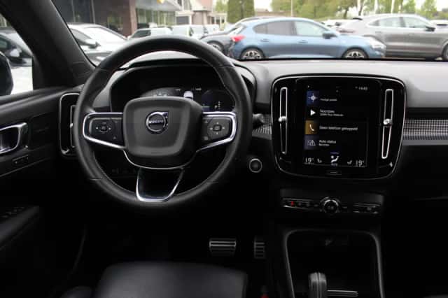 Volvo XC40 (2020) thumbnail 9