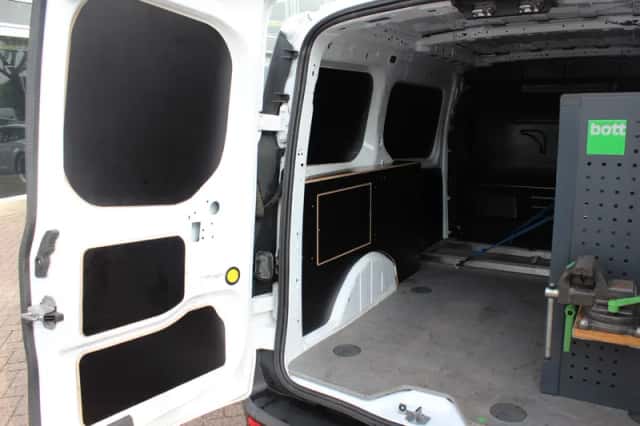 Ford Transit (2018) thumbnail 17