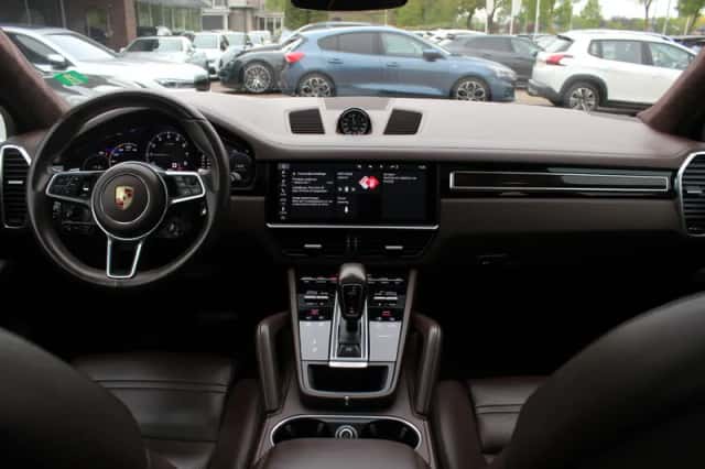 Porsche Cayenne (2019) thumbnail 2