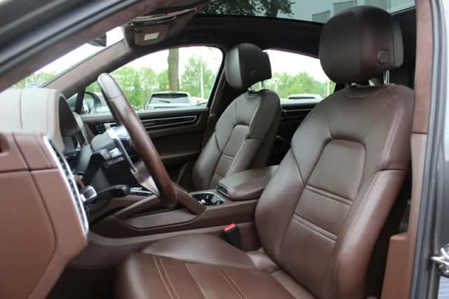 Porsche Cayenne (2019) thumbnail 4