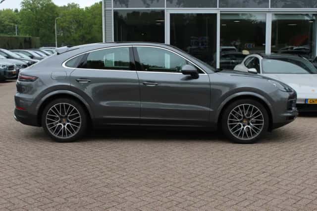 Porsche Cayenne (2019) thumbnail 5