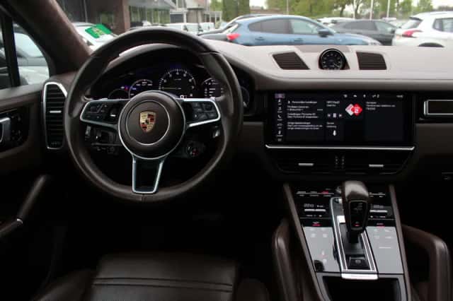 Porsche Cayenne (2019) thumbnail 9