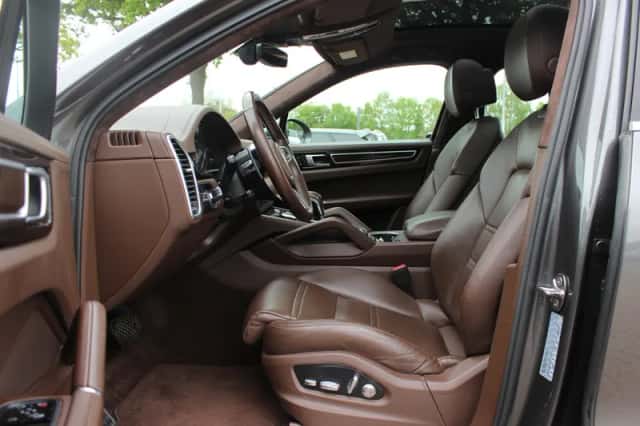 Porsche Cayenne (2019) thumbnail 10