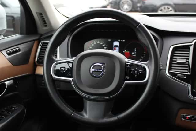 Volvo XC90 (2019) thumbnail 18