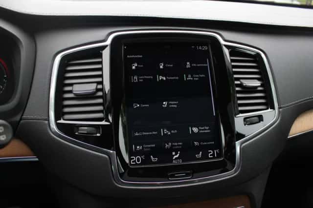Volvo XC90 (2019) thumbnail 24