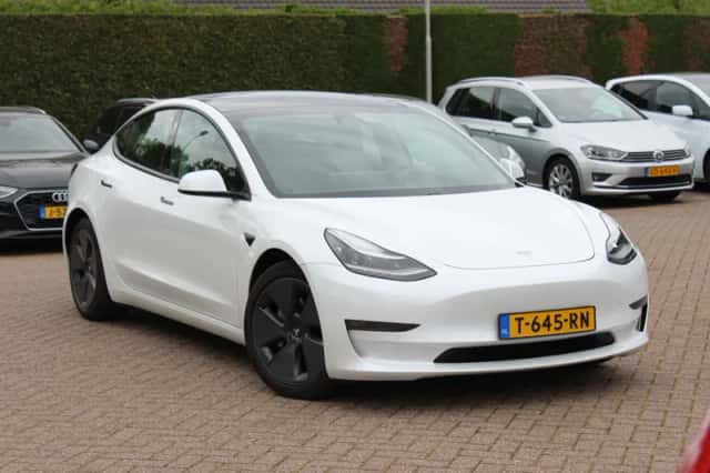 Tesla Model 3 (2020) thumbnail 1