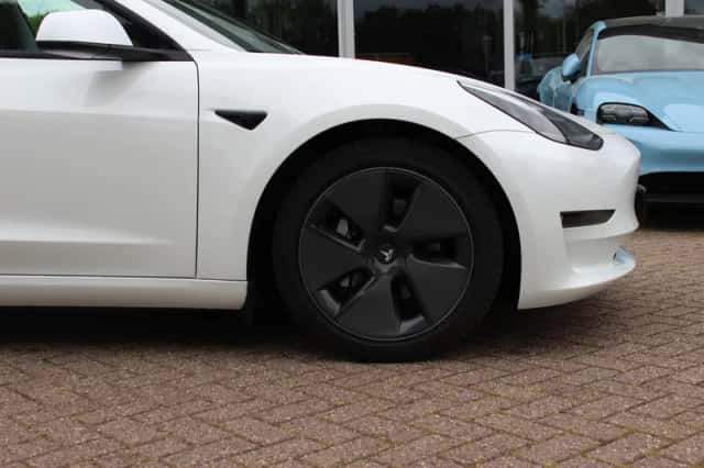 Tesla Model 3 (2020) thumbnail 15