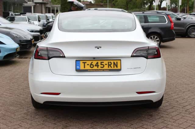 Tesla Model 3 (2020) thumbnail 16