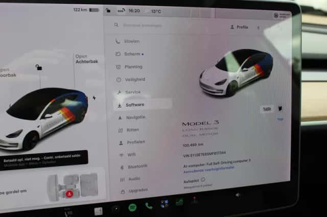 Tesla Model 3 (2020) thumbnail 18