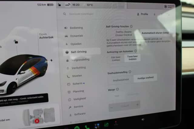 Tesla Model 3 (2020) thumbnail 23