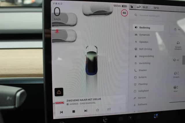 Tesla Model 3 (2020) thumbnail 31