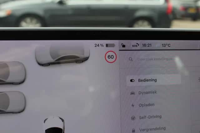 Tesla Model 3 (2020) thumbnail 33