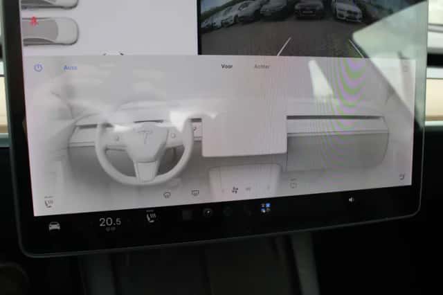 Tesla Model 3 (2020) thumbnail 34