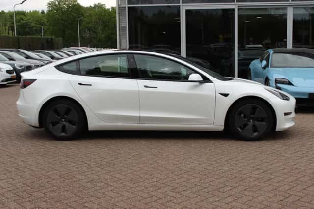 Tesla Model 3 (2020) thumbnail 6