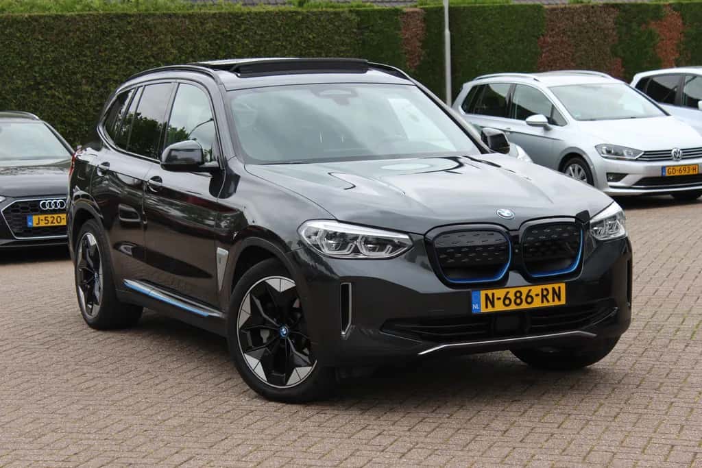 BMW iX3 (2021) — foto 1