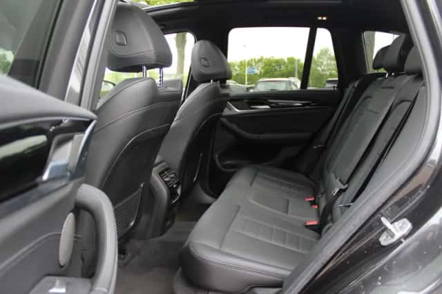 BMW iX3 (2021) thumbnail 12