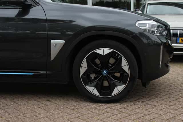 BMW iX3 (2021) thumbnail 15