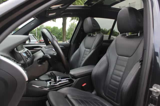 BMW iX3 (2021) thumbnail 5