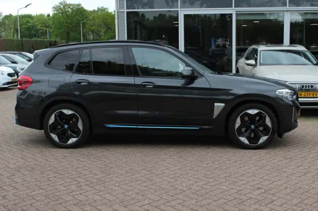 BMW iX3 (2021) thumbnail 6