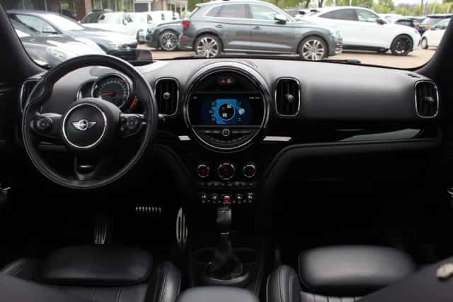 MINI Countryman (2017) thumbnail 2
